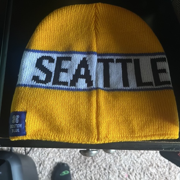 Seattle 🧢 - Picture 3 of 3